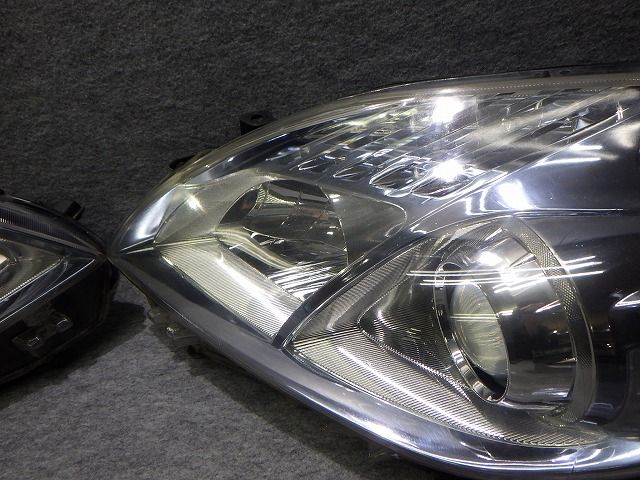30プリウス ヘッドライト 左右 ハロゲン ZVW30 前期 47-29 ホ トヨタ