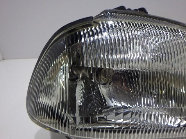 ヴィヴィオ ヘッドライト左右 ハロゲン KK3/4 1471 84001KC000/010 KW