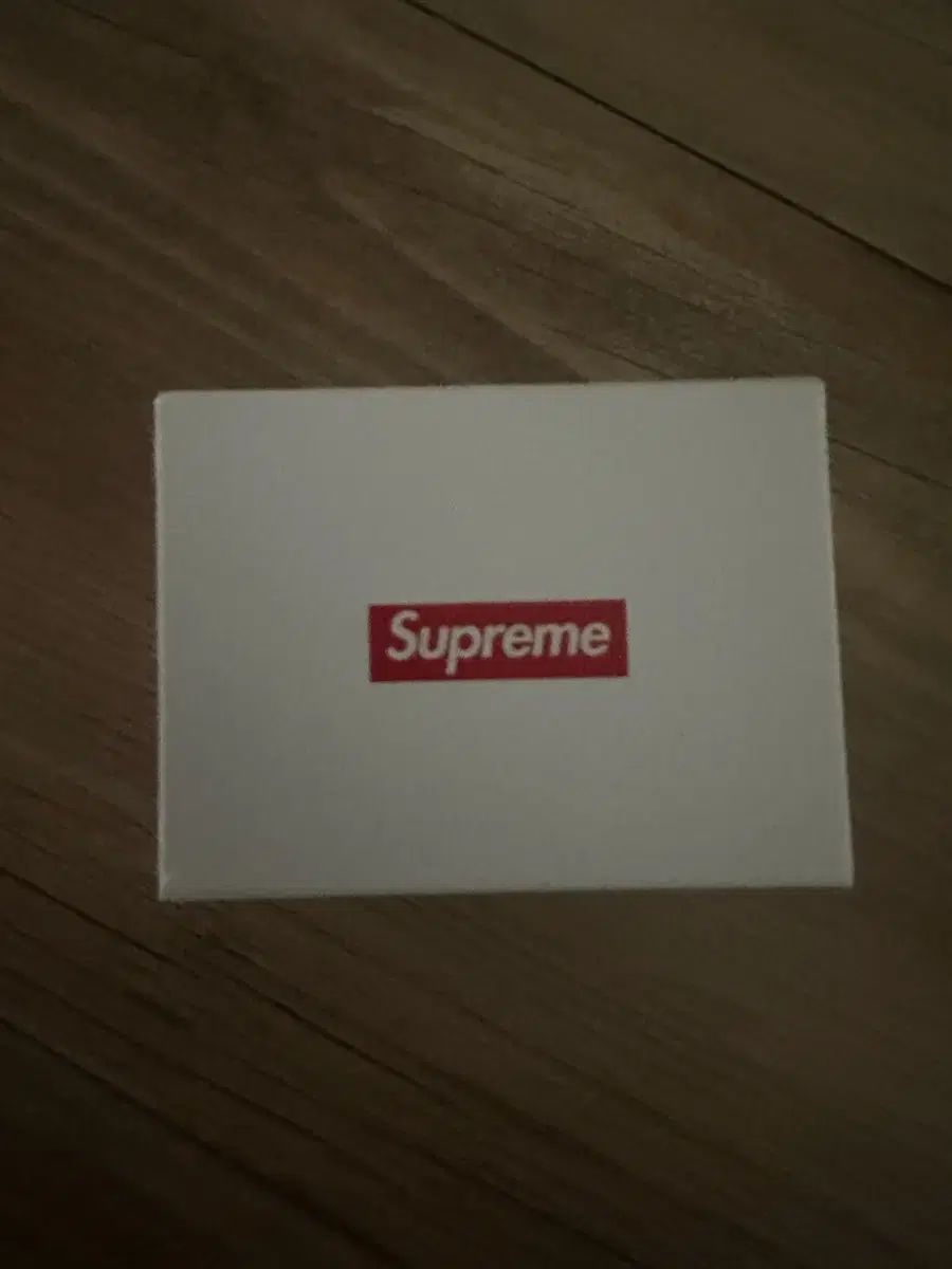 シュープリーム カメラ キーホルダー