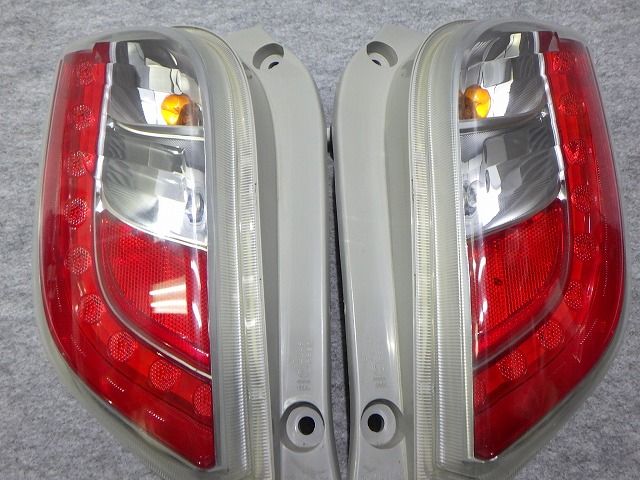 車 ミライース テール左右 LA300S LA310S 20511 プレオ ピクシス等