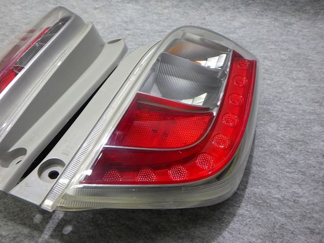 車 ミライース テール左右 LA300S LA310S 20511 プレオ ピクシス等