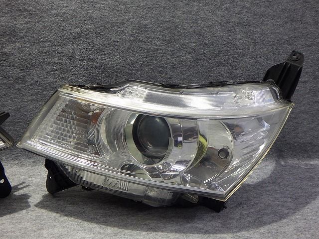 車 スズキ パレット MK21S ルークス HIDヘッドライト左右