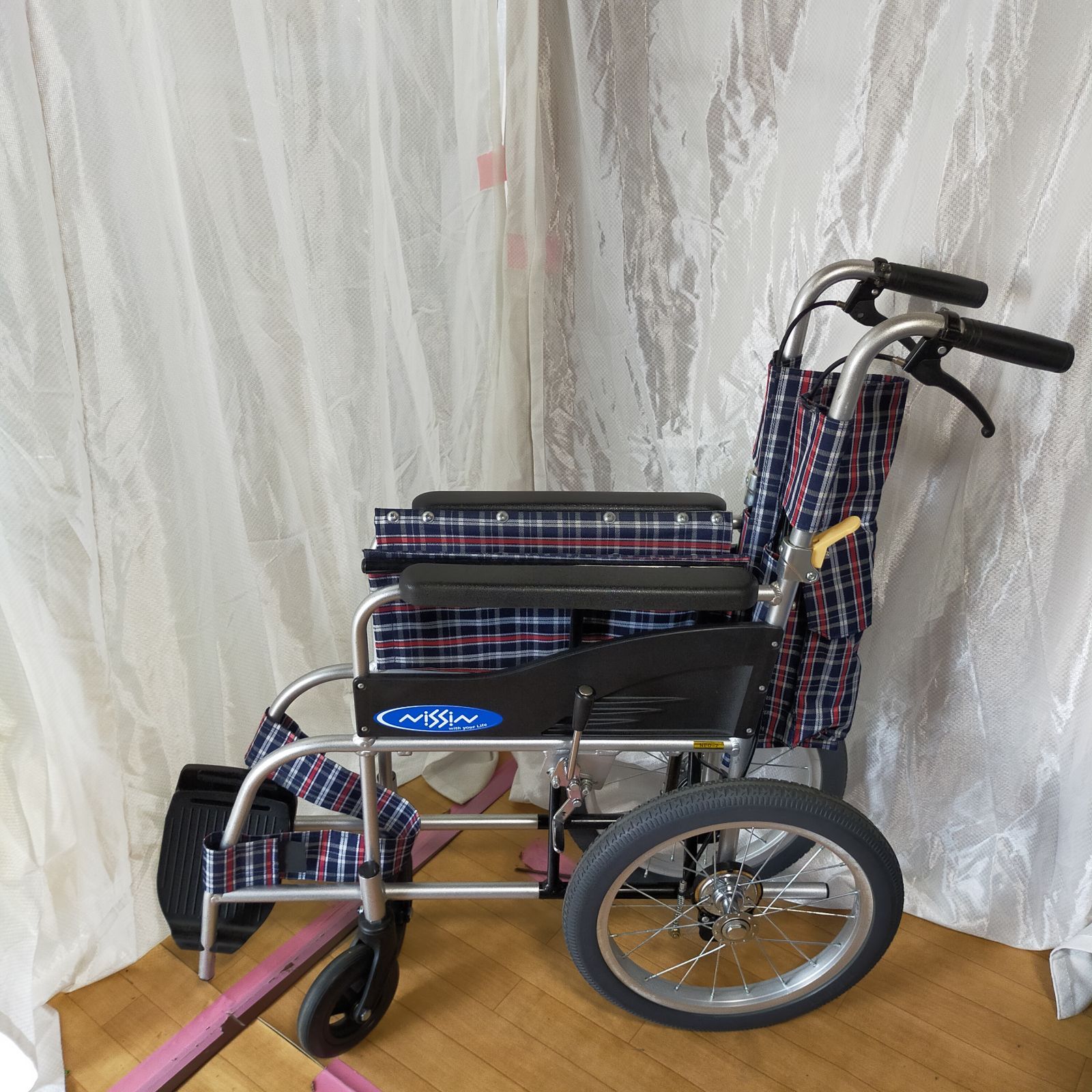 美品 日進 介助式 車椅子 ノーパンクタイヤ WC-12846) 日進医療器 NEO-2 ノーパンクタイヤ NISSIN nissin ニッシン