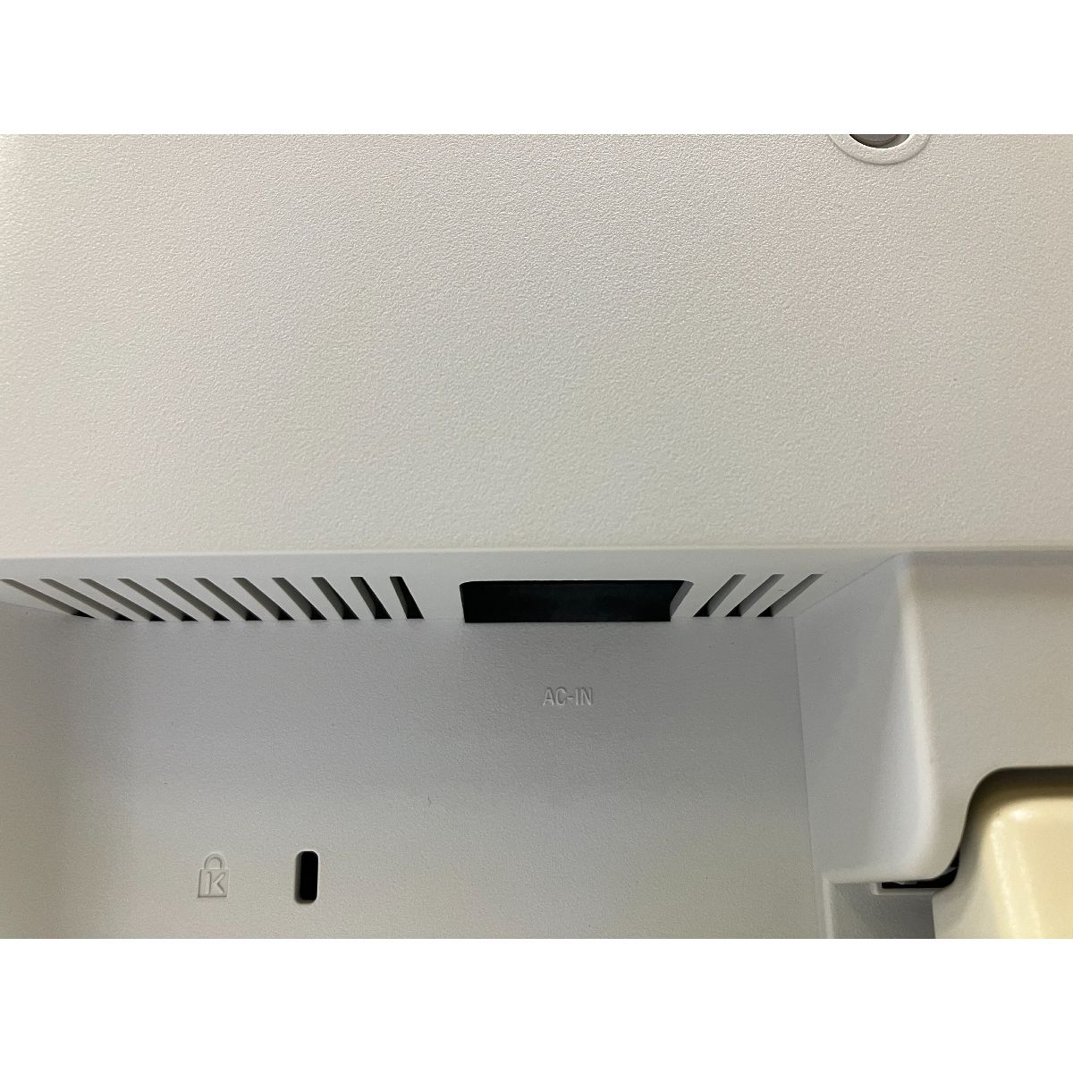 ディスプレイ 23インチ