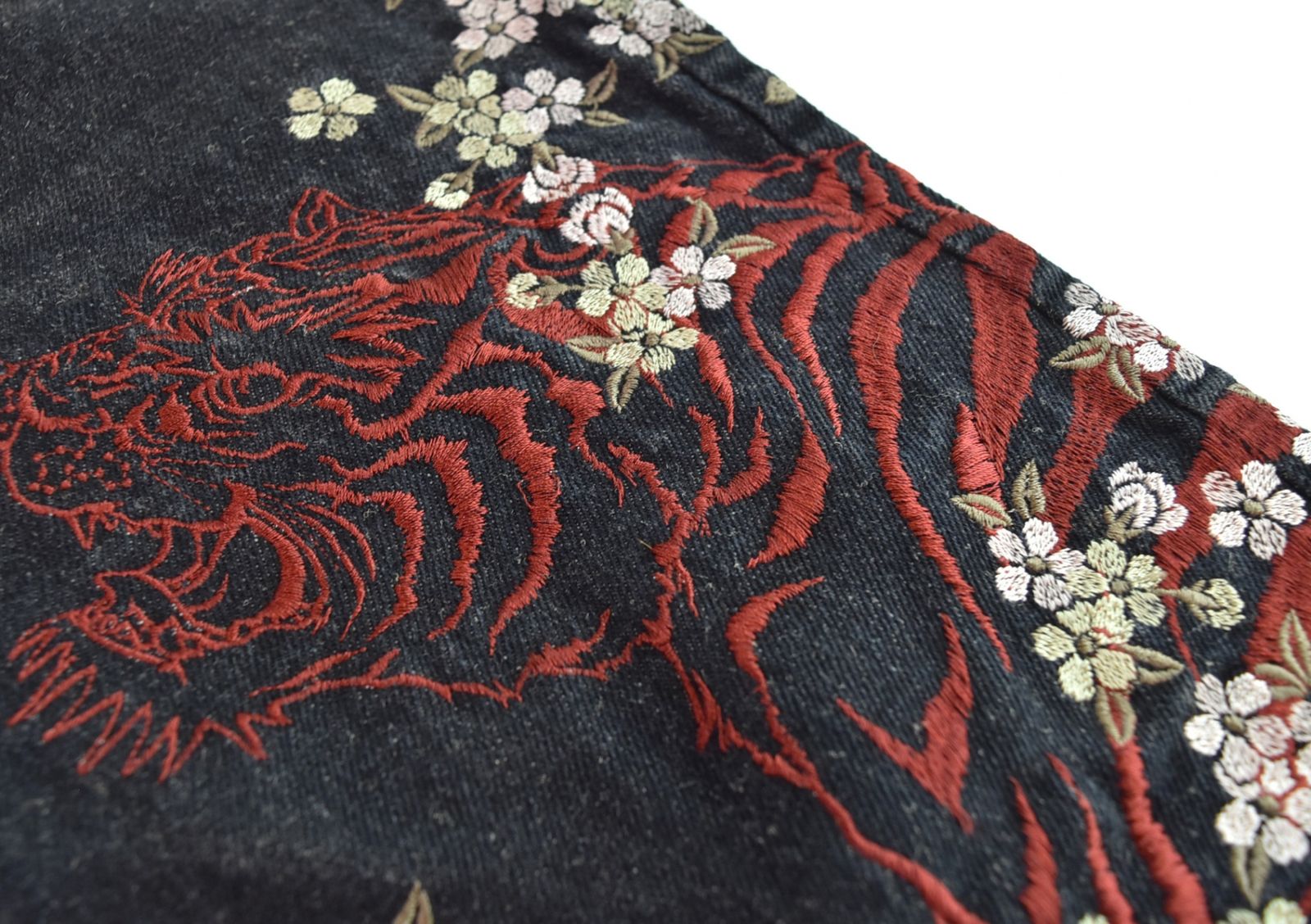 リュウギアッサク 流儀圧搾 花鳥風月和柄 刺繍 花柄 デニムパンツ 
