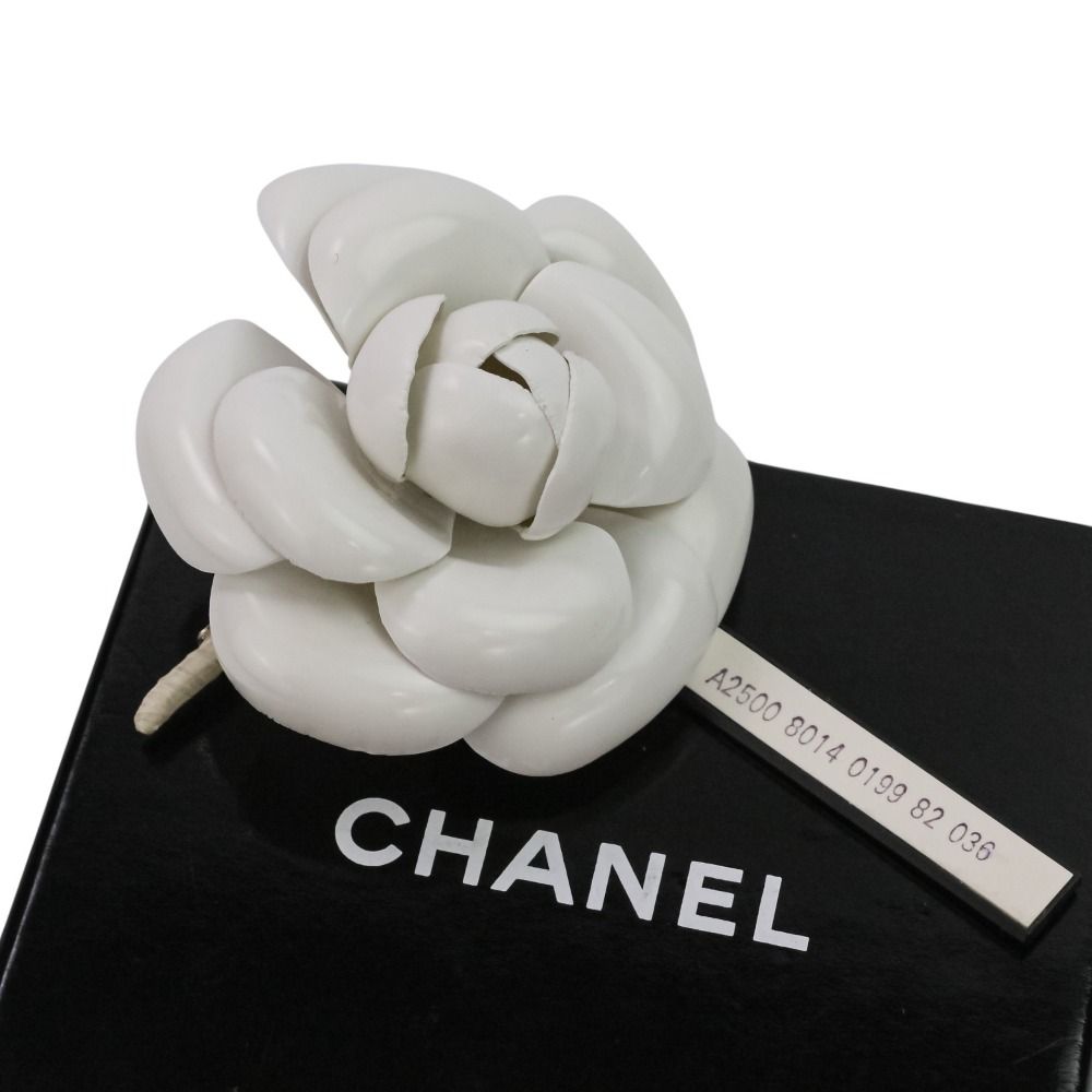 良品 CHANEL シャネル カメリアモチーフ コサージュ ブローチ ホワイト