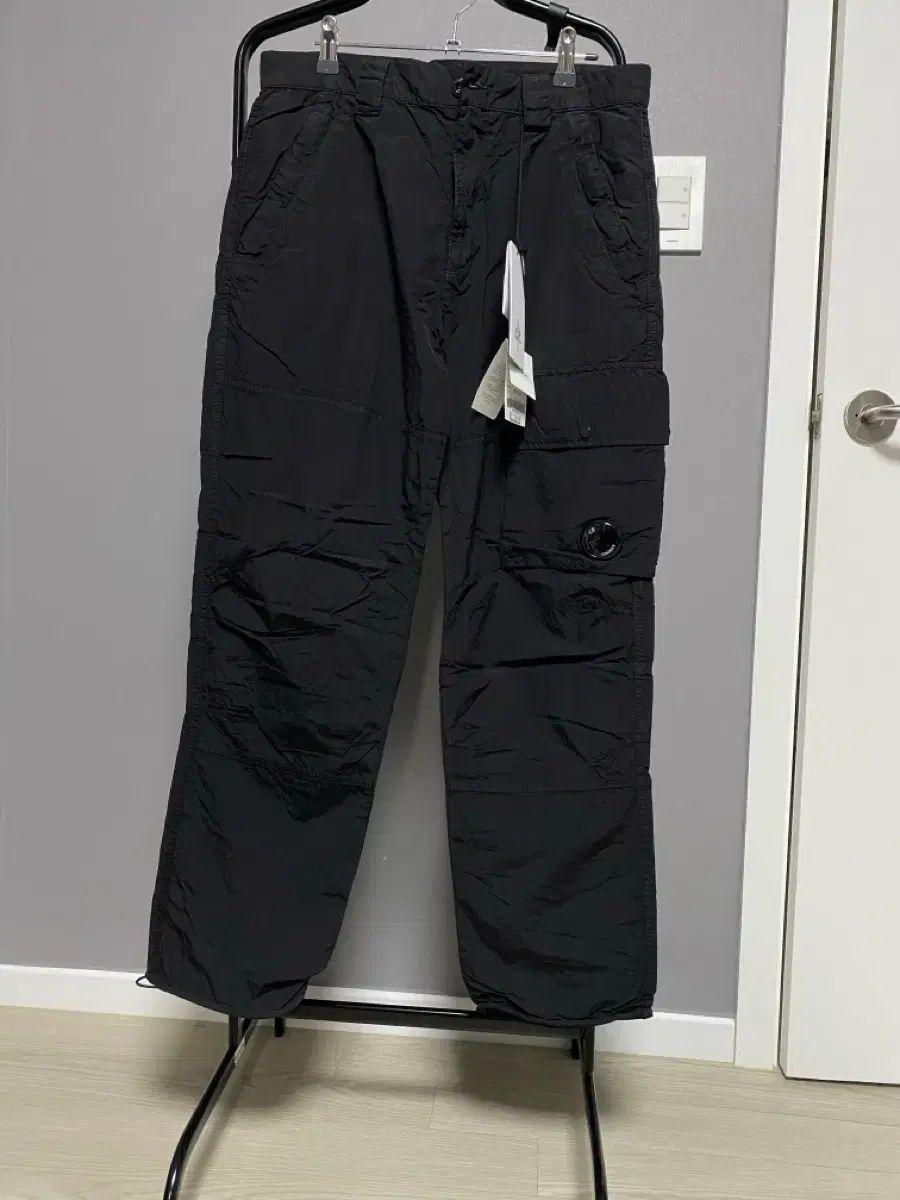 C P COMPANY シーピーカンパニー ルーズフィット ナイロン カーゴ パンツ