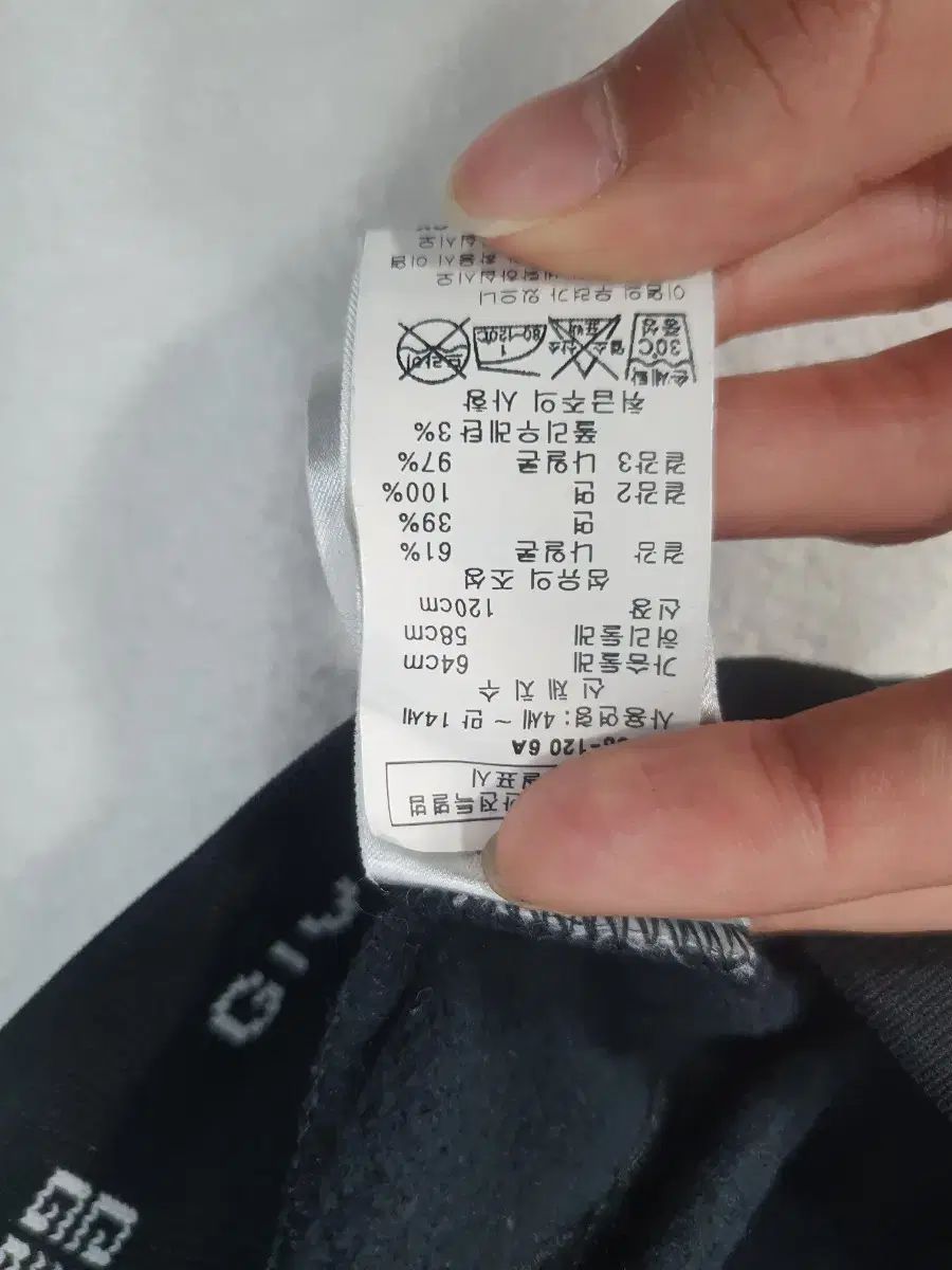 ジップアップ ブラック