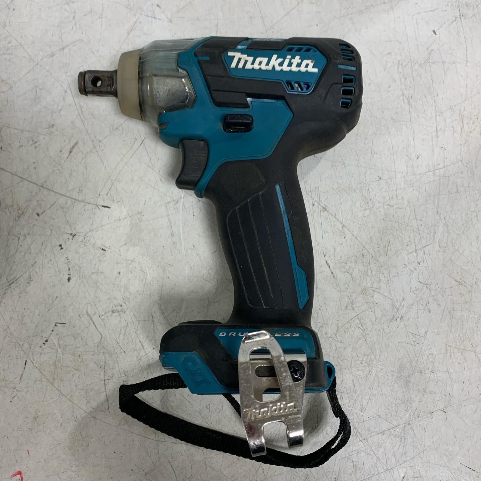 ♭♭MAKITA マキタ 充電式インパクトレンチ 充電器 充電池 ケース付 10.8 V 4.0 AH TW 161 D ブルー