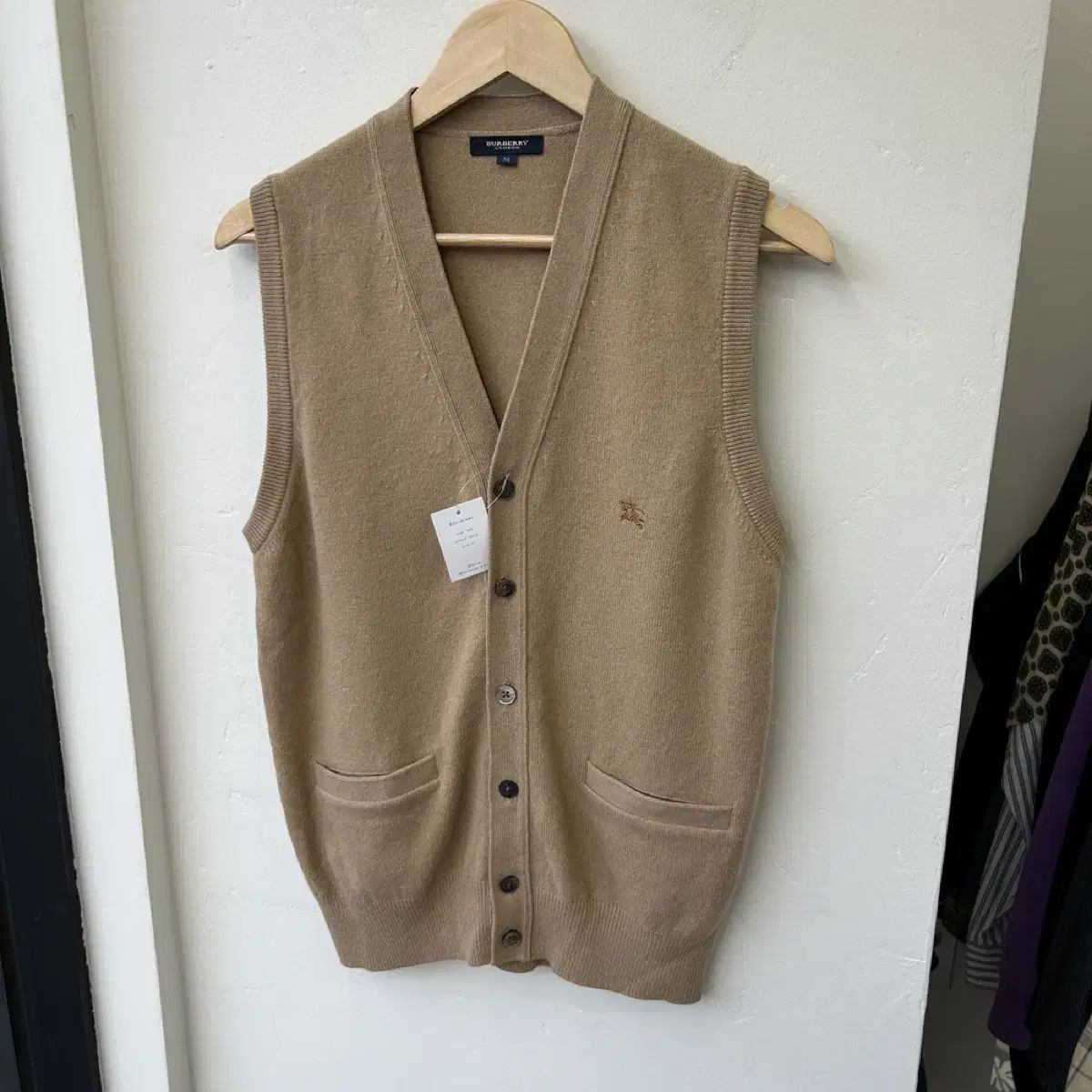 15173 - バーバリー ベージュ ニット ベスト - メルカリ