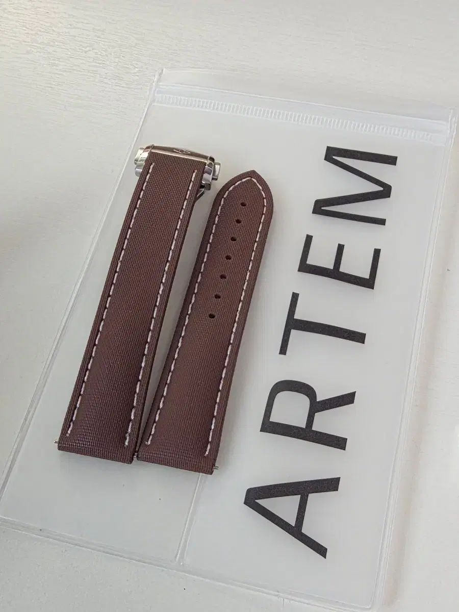 アルテム ハイブリッド ラバーストラップ 20 18