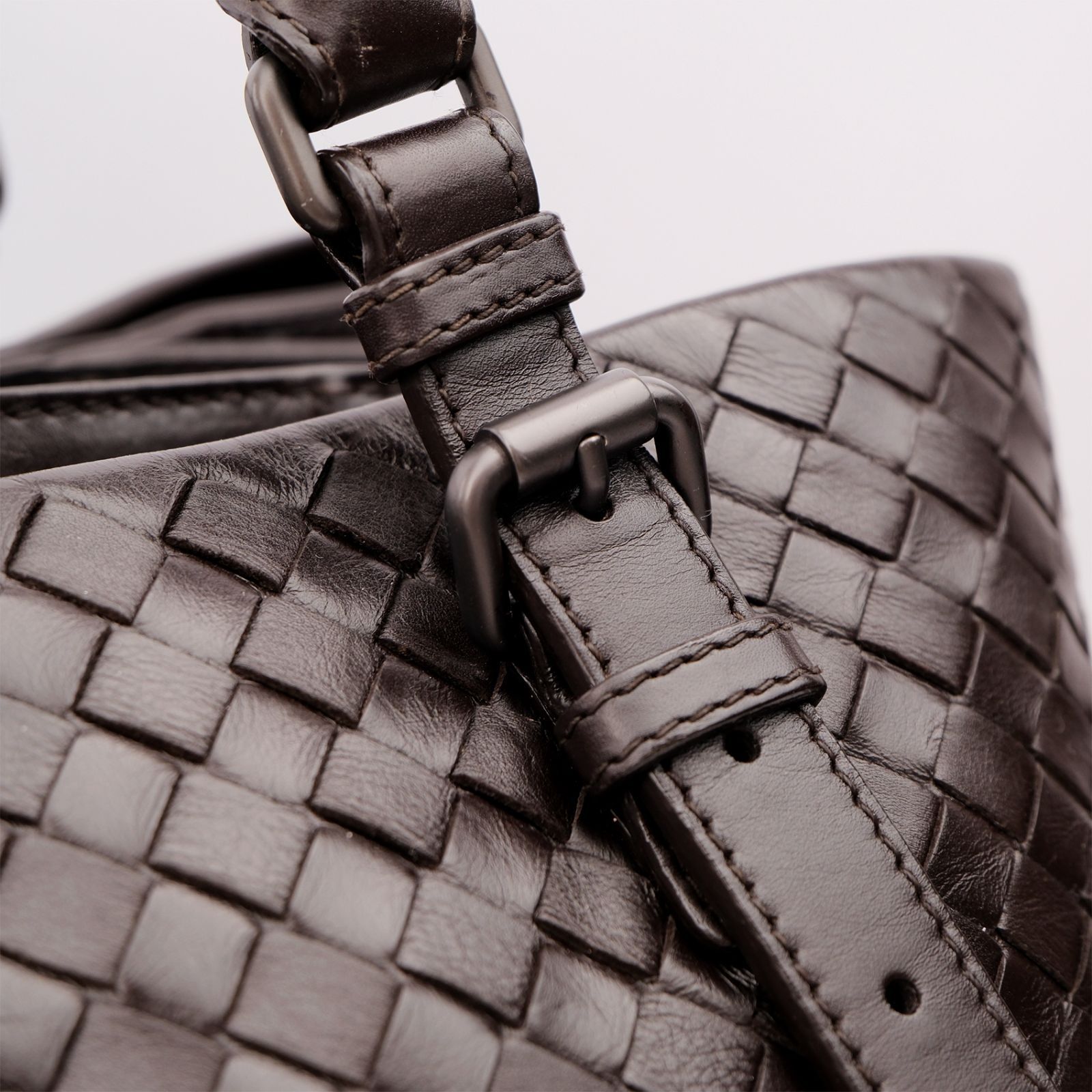 ボッテガヴェネタ イントレチャート ローマ レザー ハンドバッグ