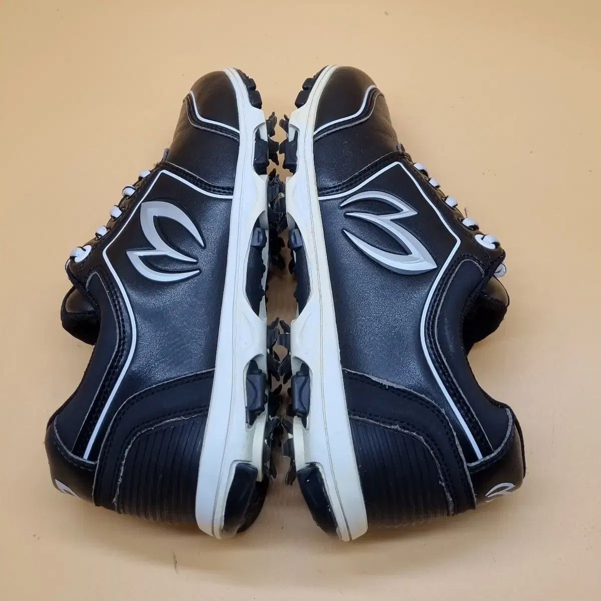 マスターバニーエディション ゴルフシューズ230 - メルカリ