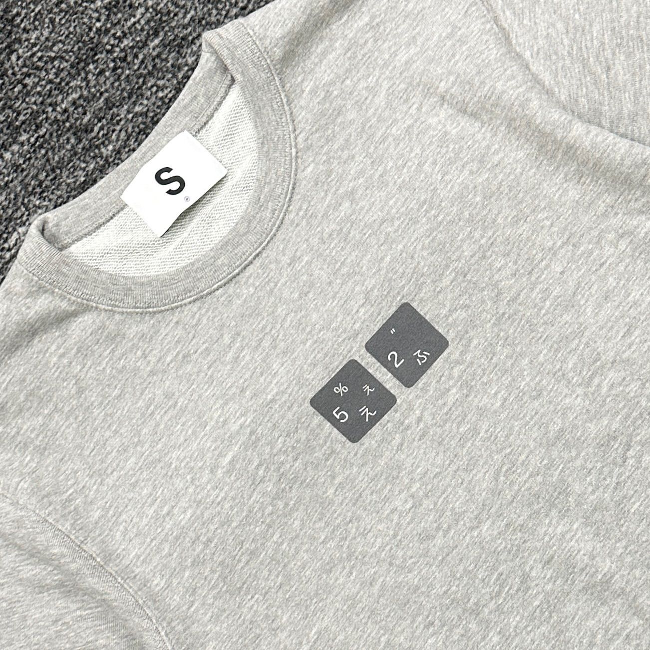 極美品 SEQUEL weekend netflix WE-24SS-3BPCN-01 ロゴプリント