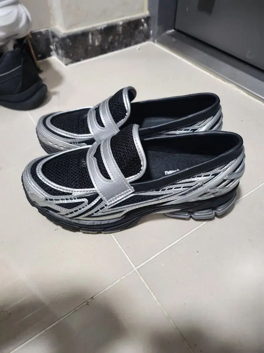 ニューバランス 1906 ローファー 260