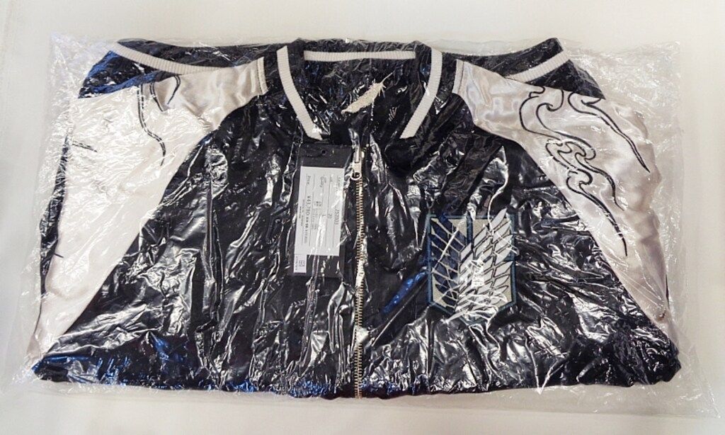 絡繰魂 進撃の巨人 リバーシブルスカジャン ミカサ アルミン柄 Lサイズ