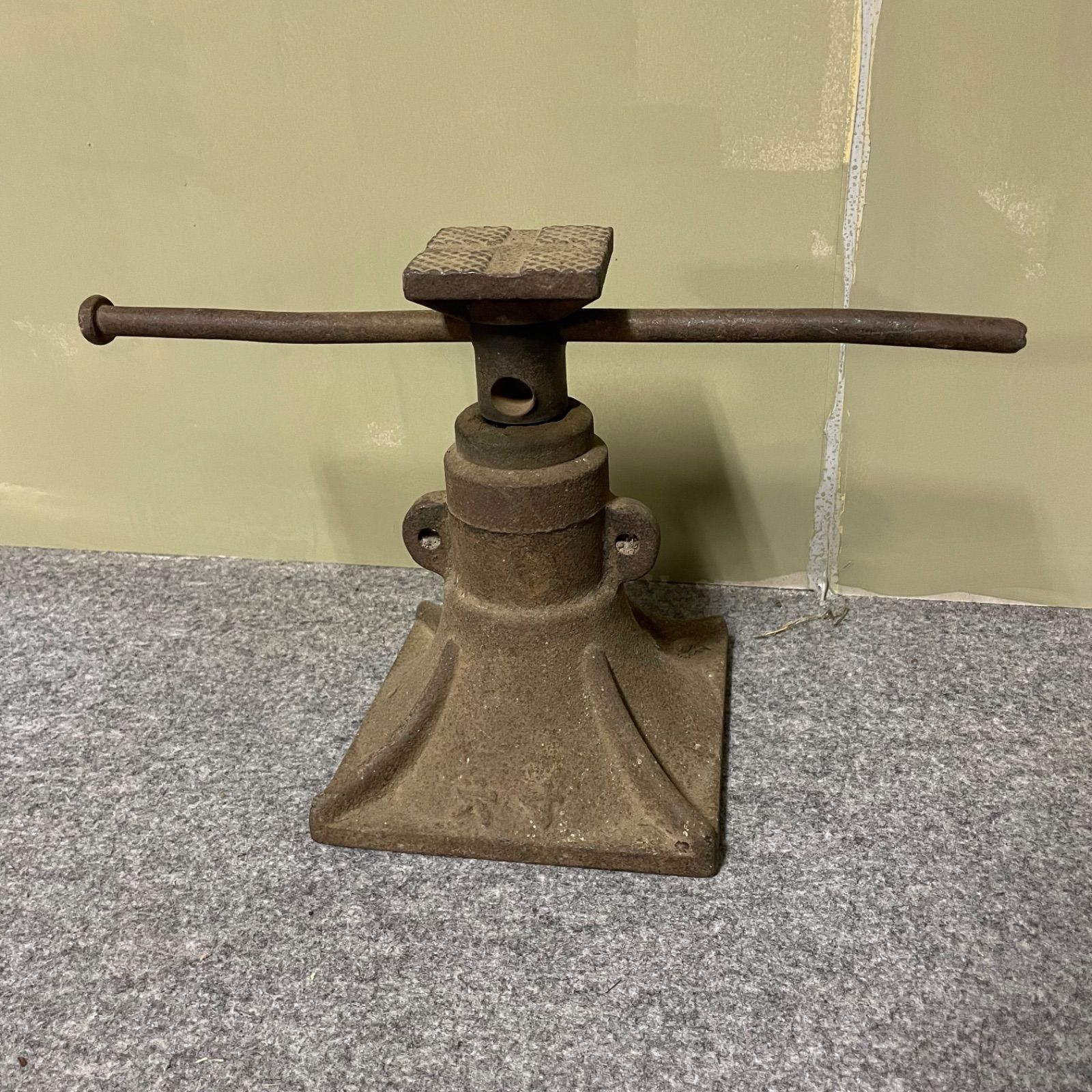 ♭ 建築ジャッキ 六寸 建設用ジャッキ 足場 ジャッキベース