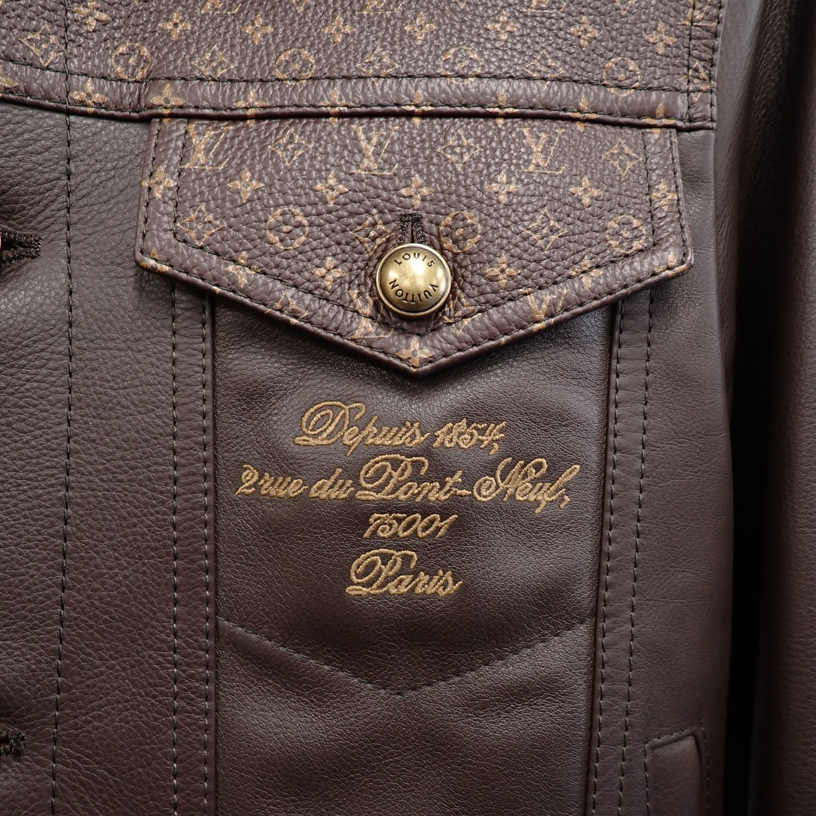 美品 LOUIS VUITTON ルイヴィトン エンベリッシュド レザートラッカー 