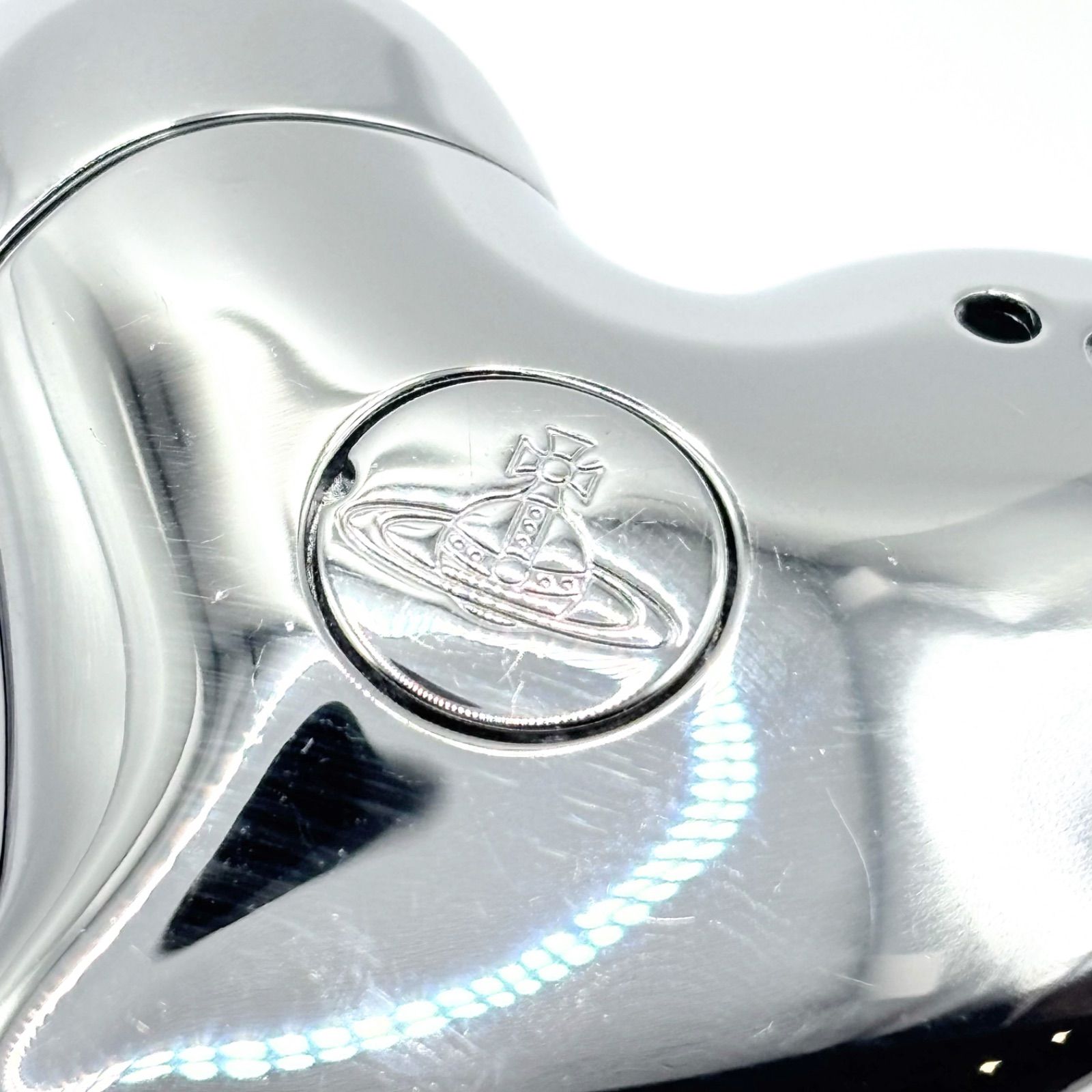 Vivienne Westwood ヴィヴィアンウエストウッド ハートシェイプ オーブ ロゴ ガスライター 喫煙具 ガンメタ クローム シルバー系 信頼モデル タッチパネル