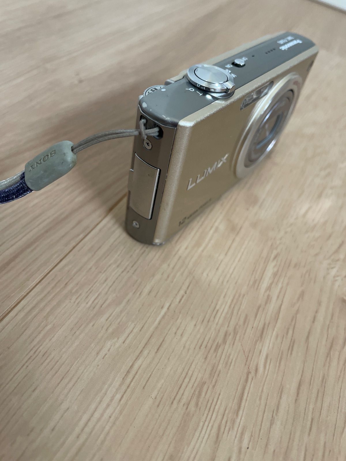 Panasonic LUMIX DMC-FX40 デジカメゴールド - メルカリ