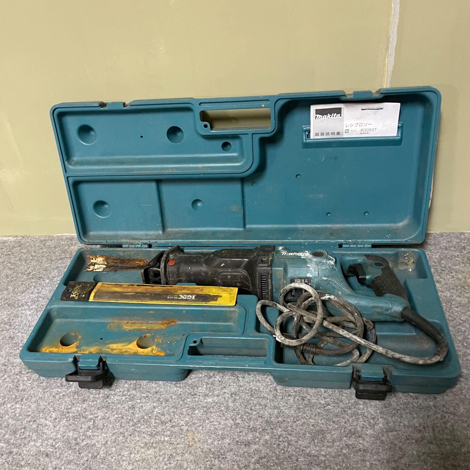 ♭ MAKITA マキタ 100 v レシプロソー 取説 ケース付 JR 3050 T