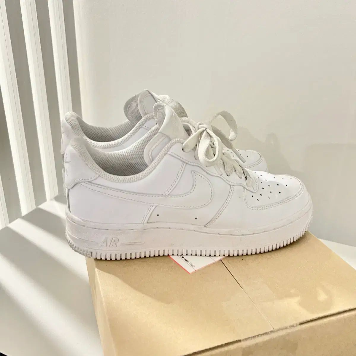 ナイキ エアフォース1 オールホワイト 235