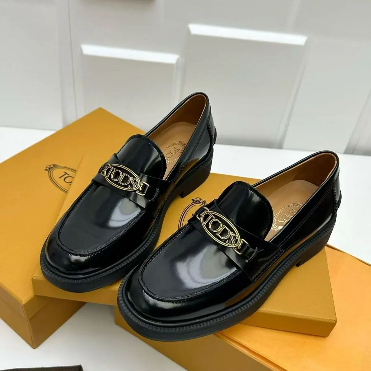 超美品 TOD'S 厚底 ローファー オールレザー 7 1/2 TOD'S トッズ ローファレザー ローファー厚底 ローファー 革靴