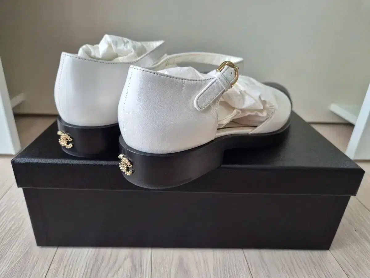 シャネル メリージェーン シャイニー コーツスキン 37 240