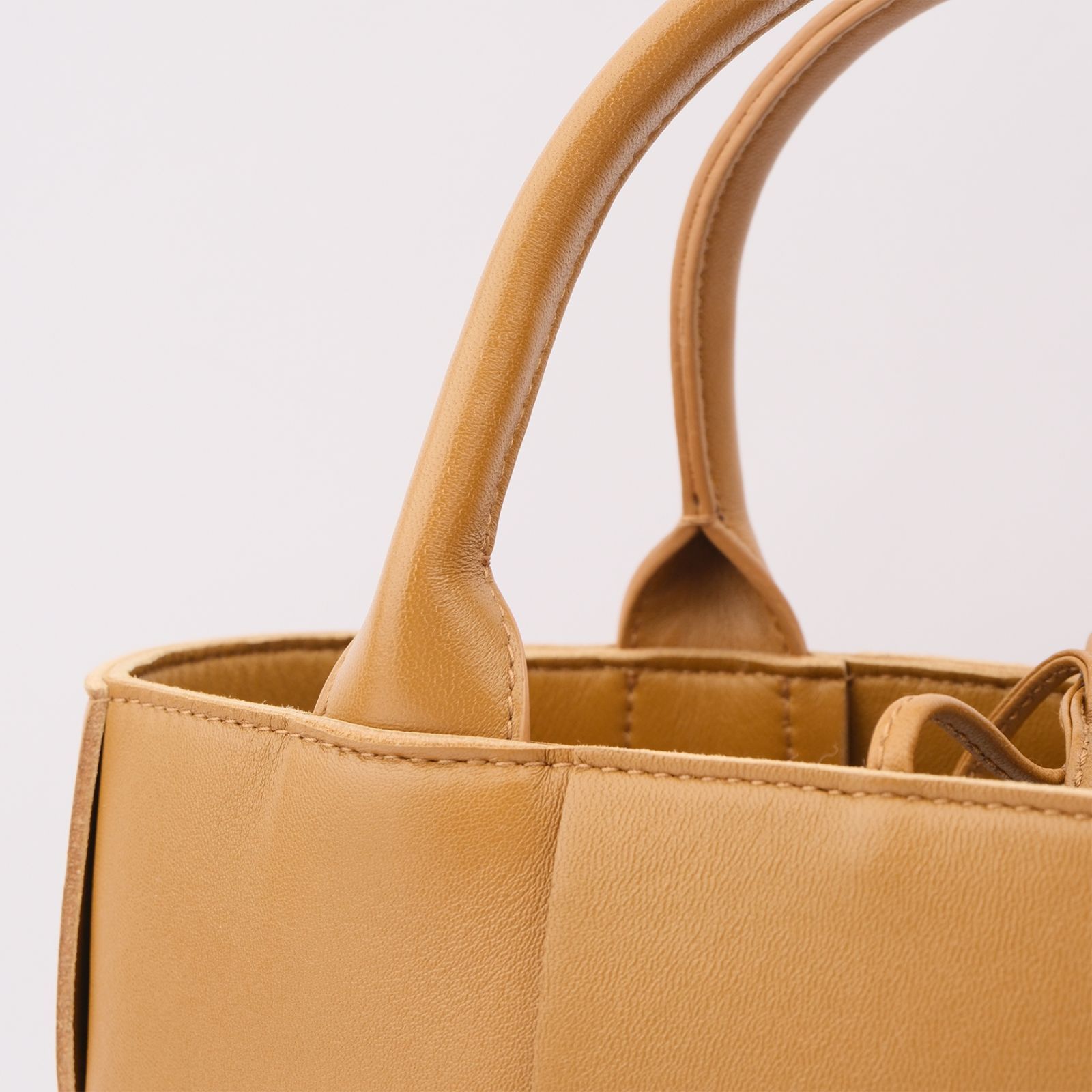 ボッテガ・ヴェネタ ミニ アルコ トートバッグ Bottega Veneta