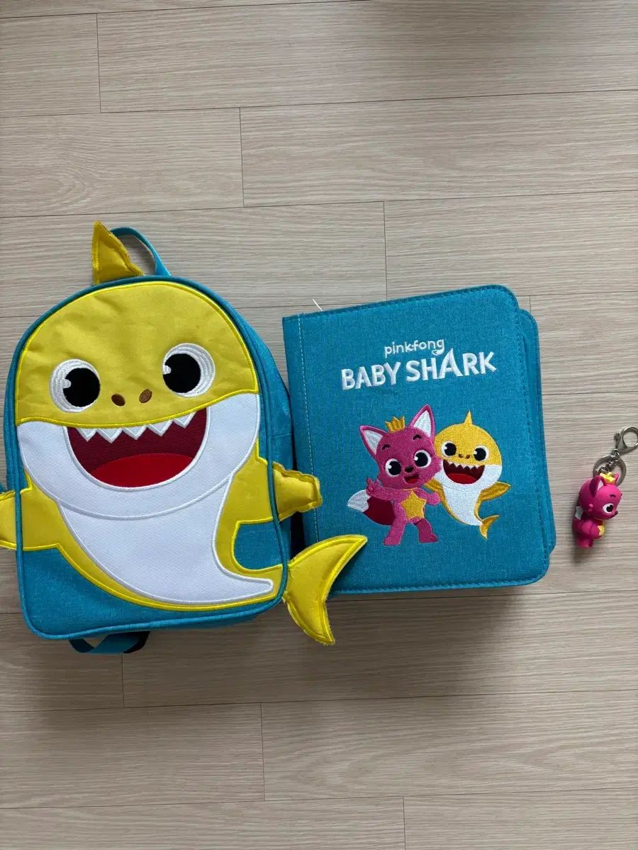 ピンキッツ MY FIRST BOOK マイファーストブック 触覚絵本 布絵本