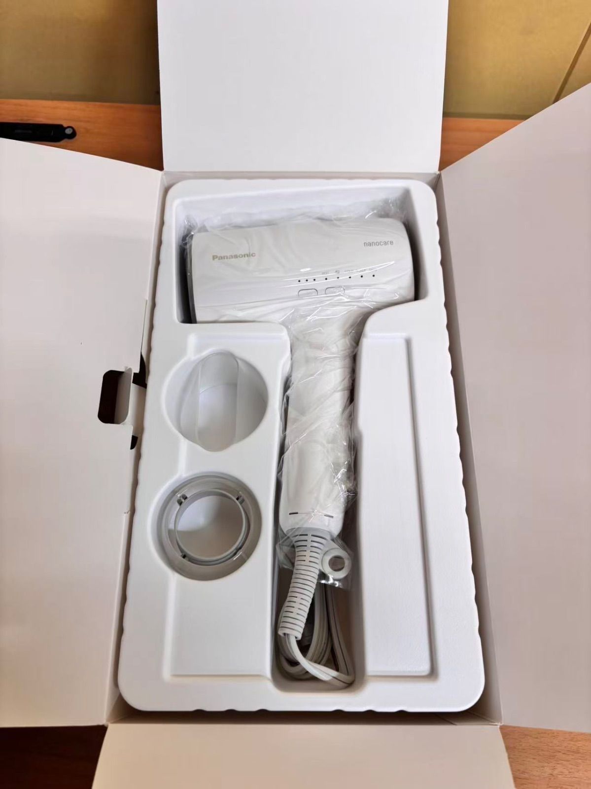 ウォームホワイト