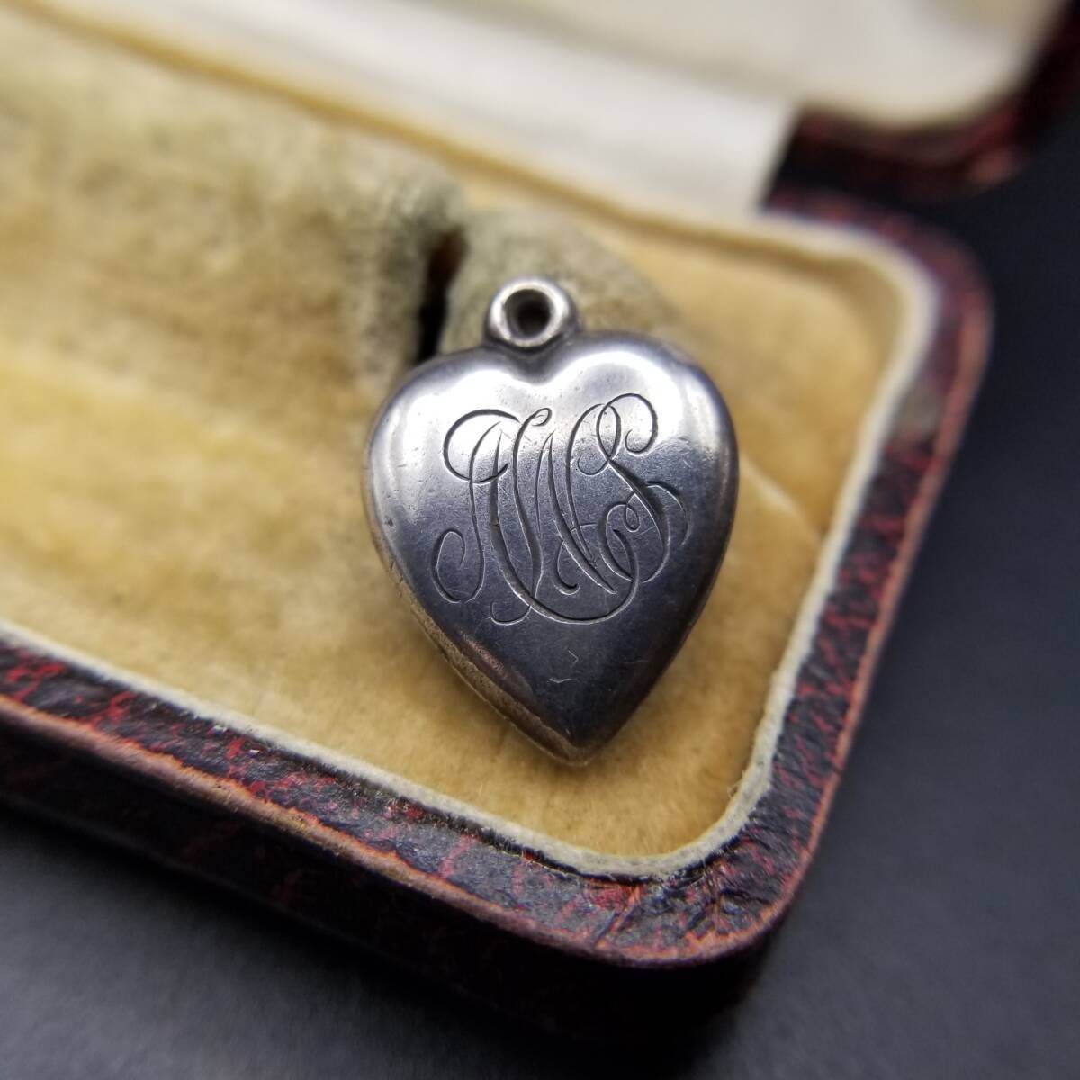 WWII期 モノグラム AWS ヴィンテージ パフィーハート 925 シルバー チャーム 銀 ペンダントヘッド Sweet Heart Y 22-E