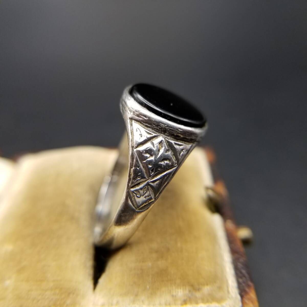 フルールドリス 彫刻 オニキス インレイ 925 シルバー ヴィンテージ