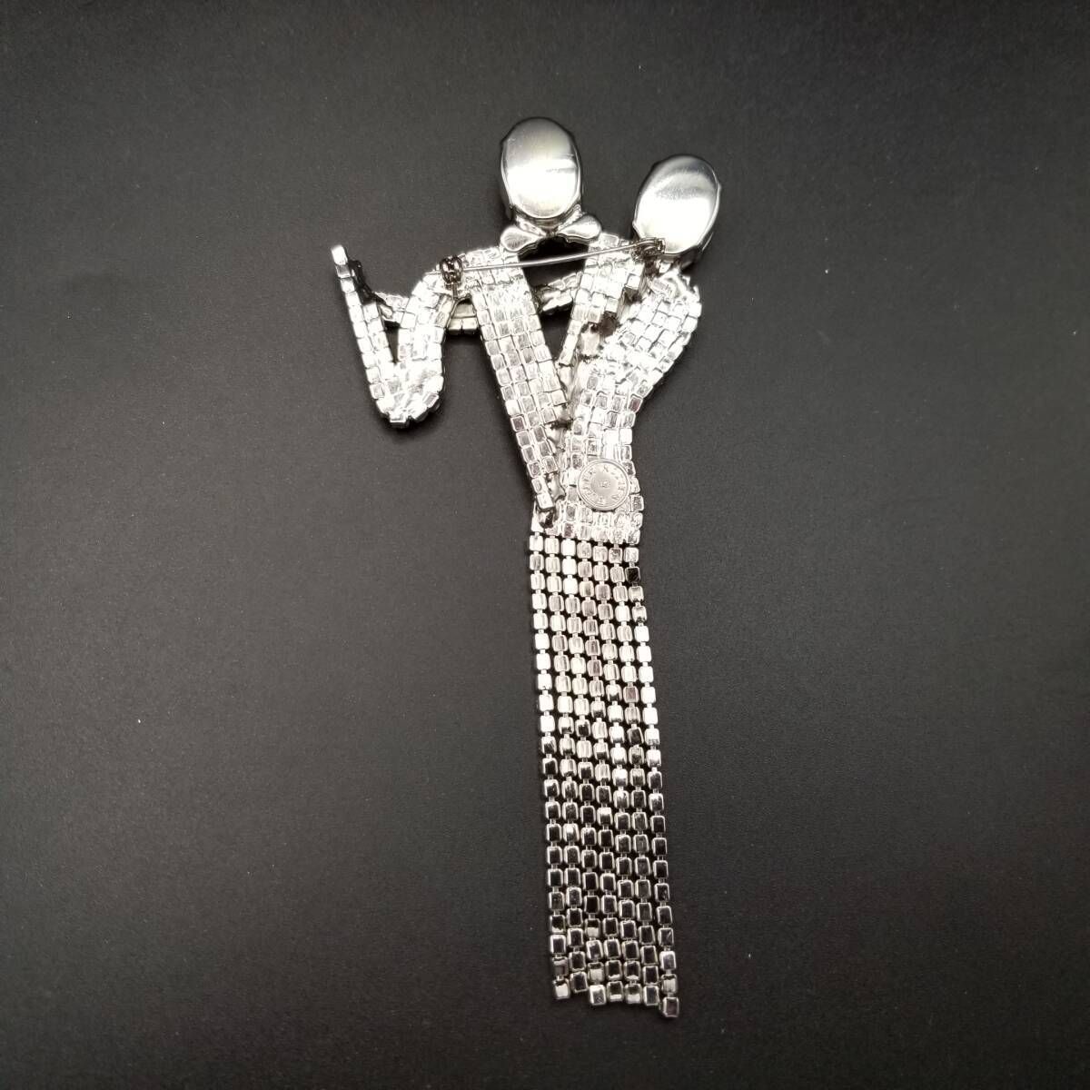 Butler & Wilson 英国 ダンスをする男女 ラインストーン ブローチ