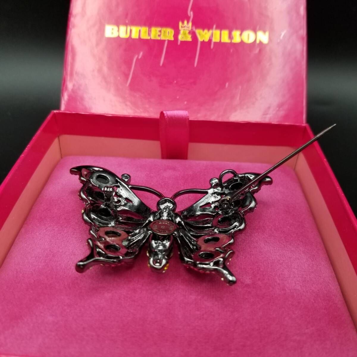 Butler & Wilson 英国 カラフルな羽の蝶 ラインストーン 煌めき