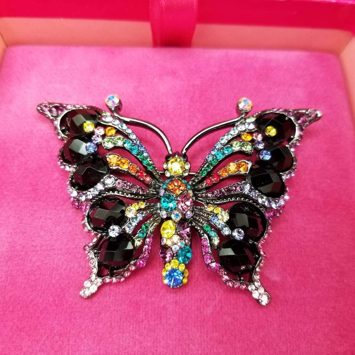 Butler & Wilson 英国 カラフルな羽の蝶 ラインストーン 煌めき