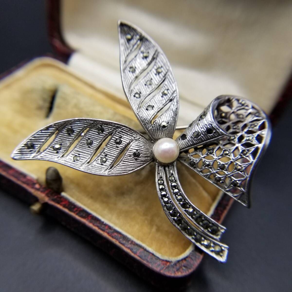 フローラル 植物モチーフ 上品 ヴィンテージ フラワー ブローチ