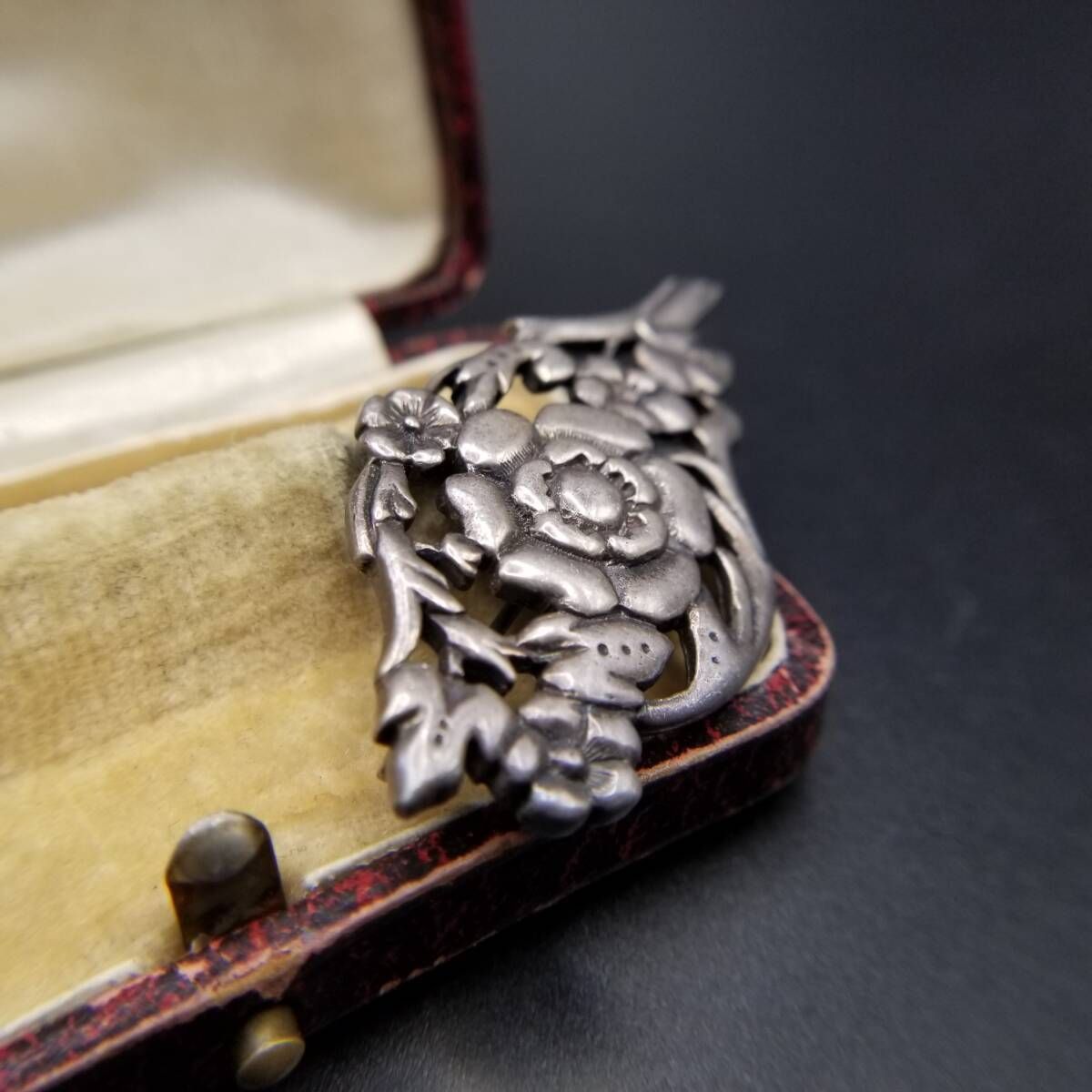 1993年 英国 ヴィンテージ お花の絵 925 シルバー フラワー ブローチ