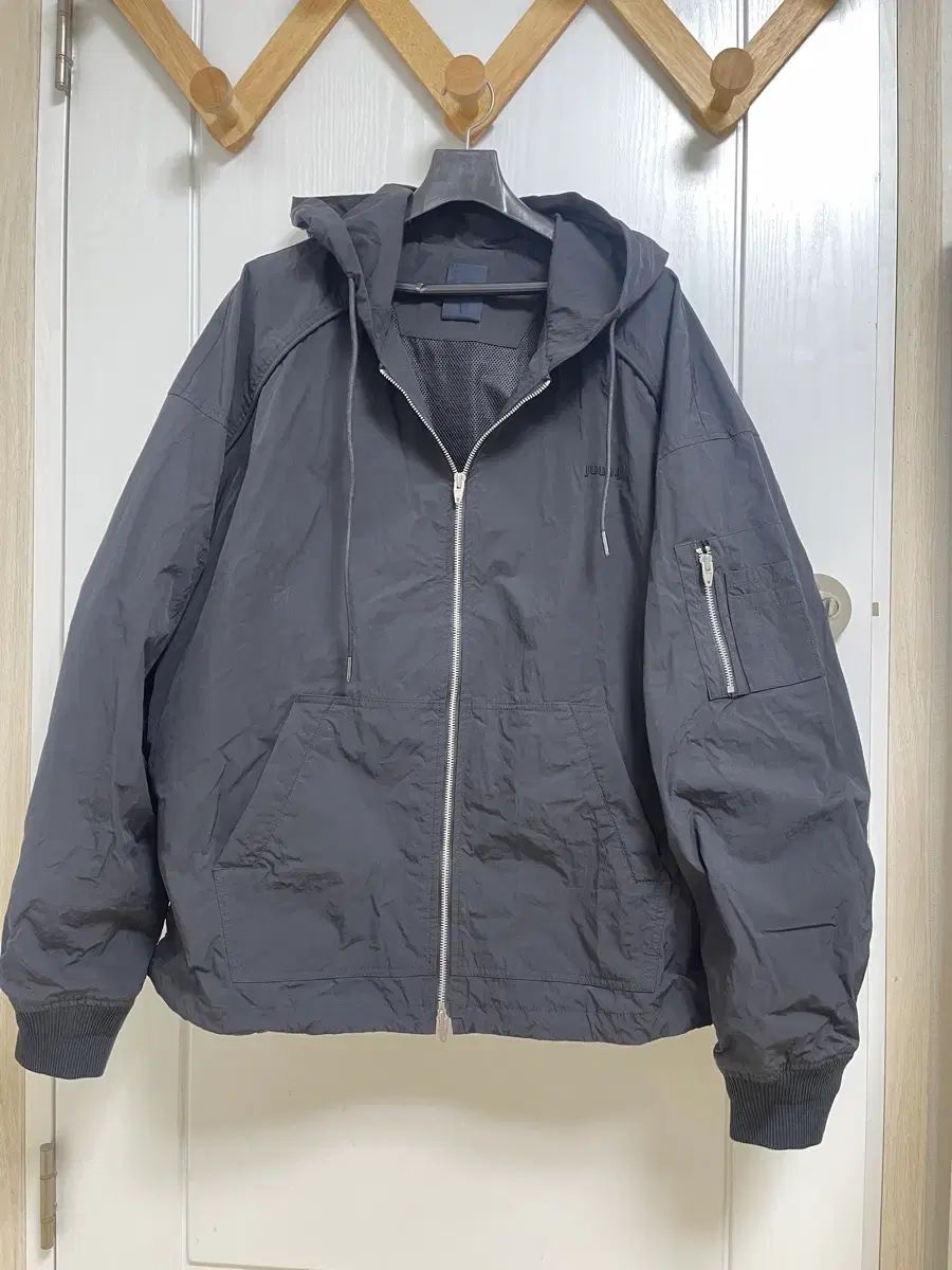 Juun.J ジュンジェイ ブラック フード ウィンドブレーカー ジャケット 24 FW 100-