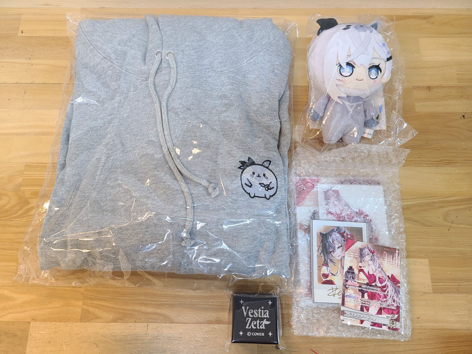 ホロライブ ベスティア ゼータ 記念2025 数量 ver 特典 サインチェキ プロモカード 付き E 4220 001 78