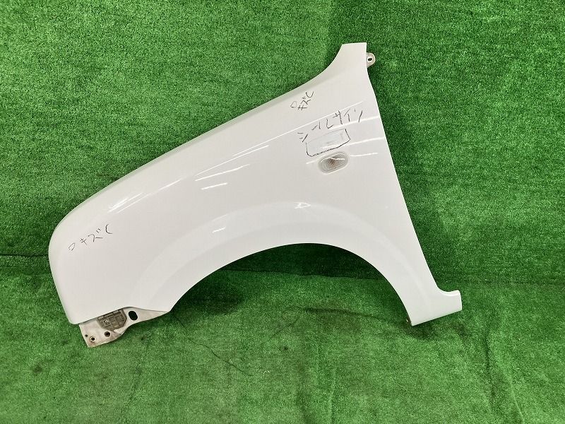 ラパン HE21S 左フロントフェンダー SS 57711-75H01 26U - メルカリ
