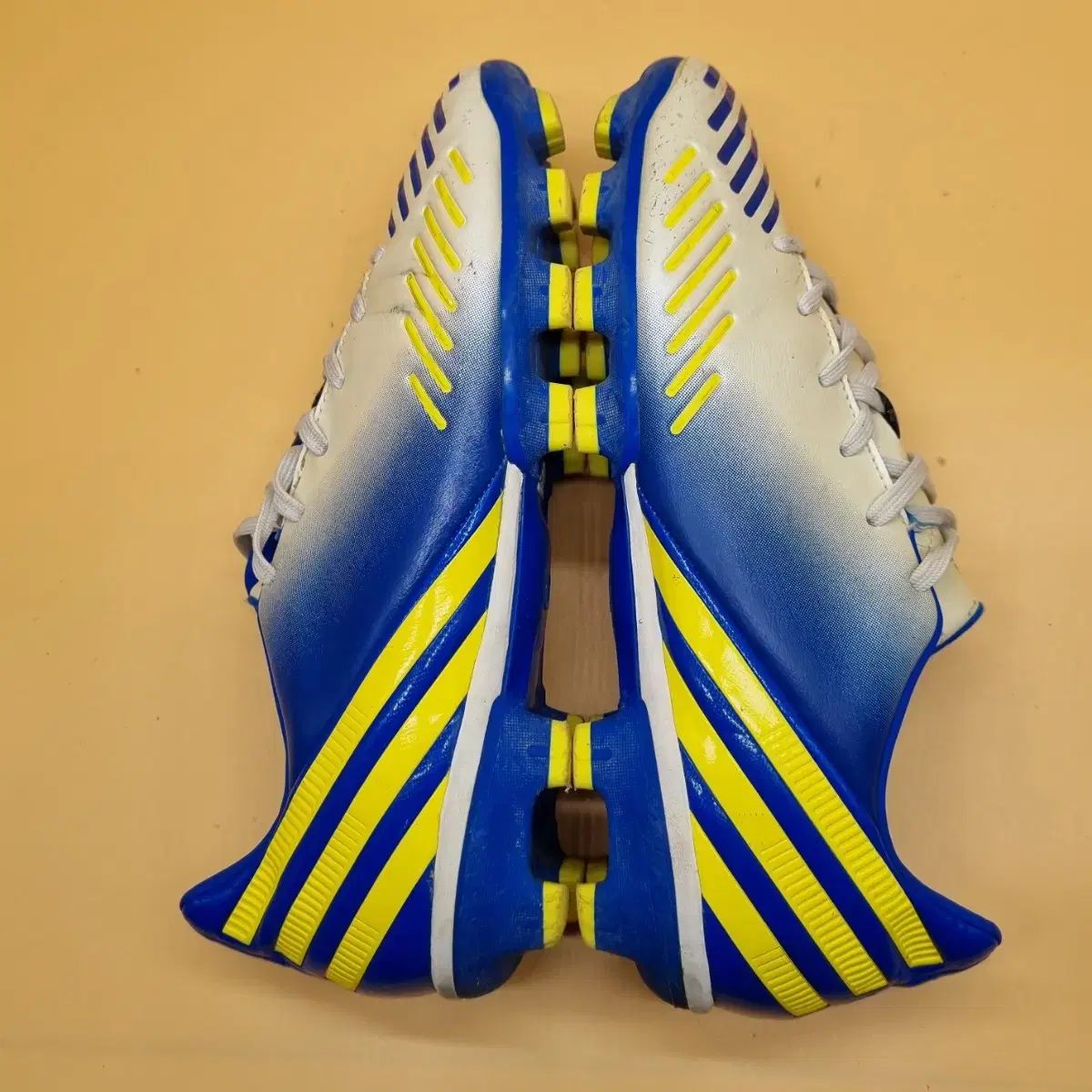 アディダス プレデター アブソリオン サッカーシューズ 265 - メルカリ