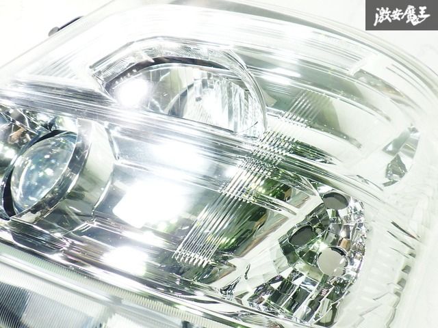 ☆点灯OK 良品 箱付☆ 日産 純正 NV350 E26 キャラバン 後期 LED