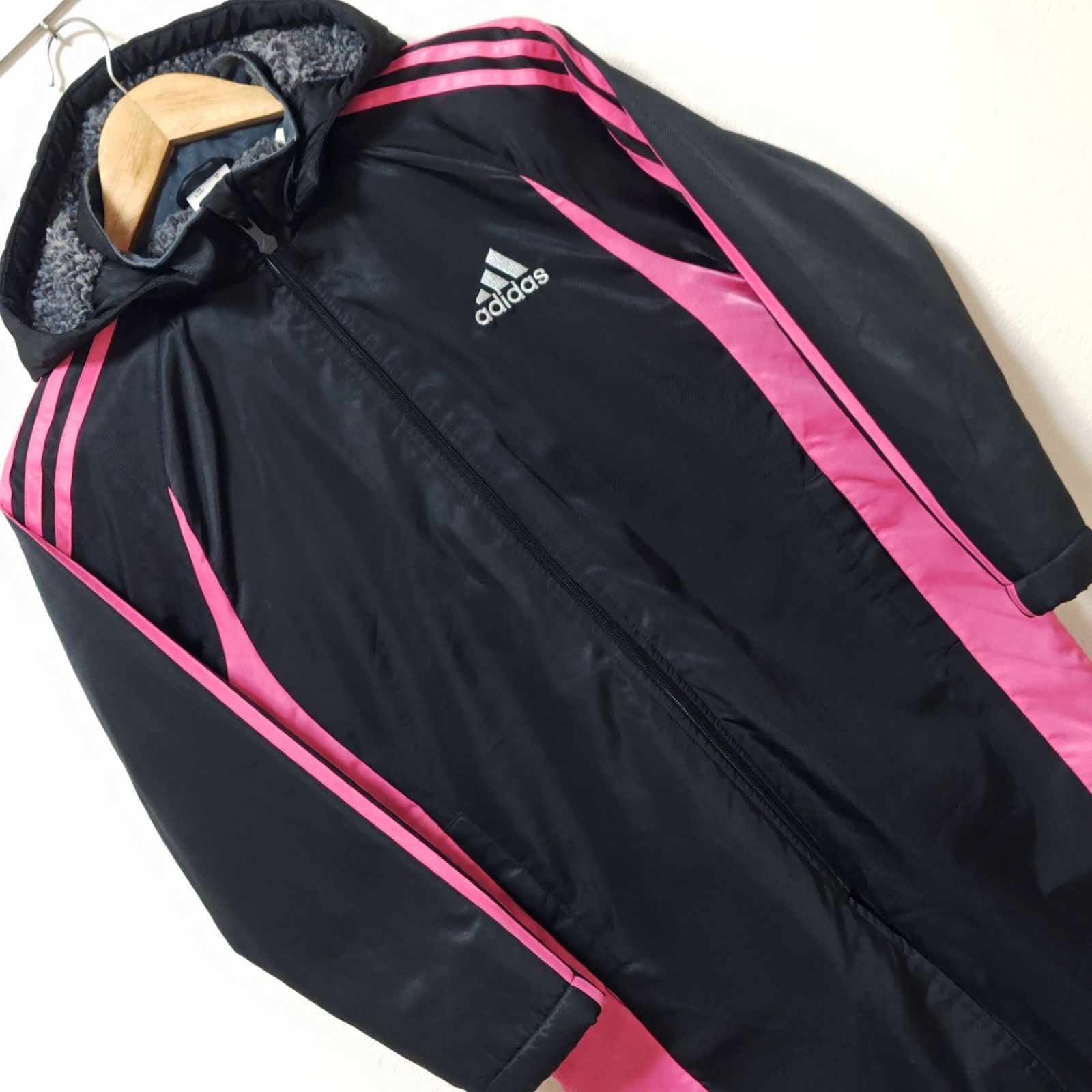 裏ボアと中綿入りでしっかり防寒◎【adidas】アディダス ベンチコート