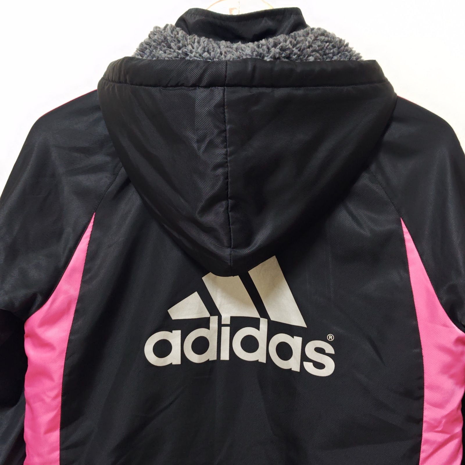 裏ボアと中綿入りでしっかり防寒◎【adidas】アディダス ベンチコート