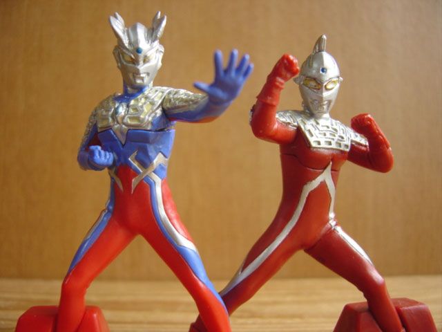 ♯Fls31GBDGウルトラマン2全3種ガシャポン - メルカリ