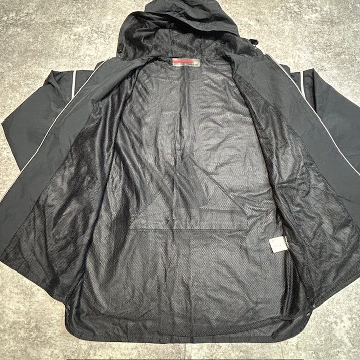 PRADA プラダ ブラック ナイロンパーカー イタリア製 ジップパーカー