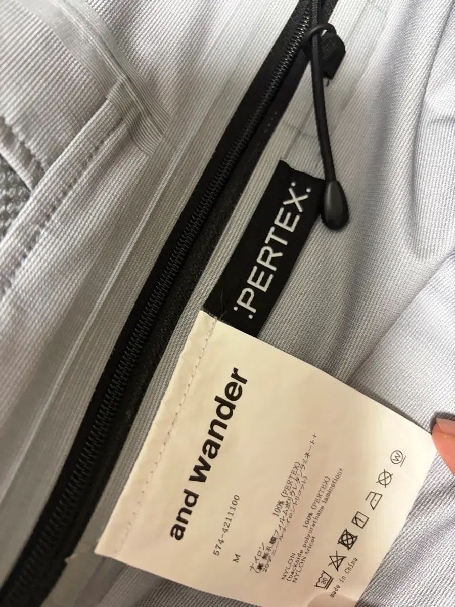 アンドワンダー and wander パーテックス シールド レインジャケット m