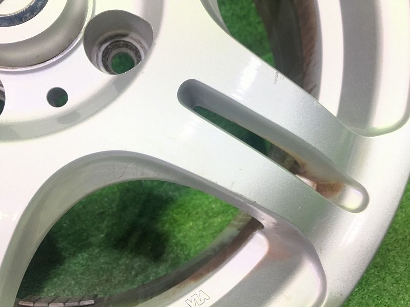 シルバー 15インチ