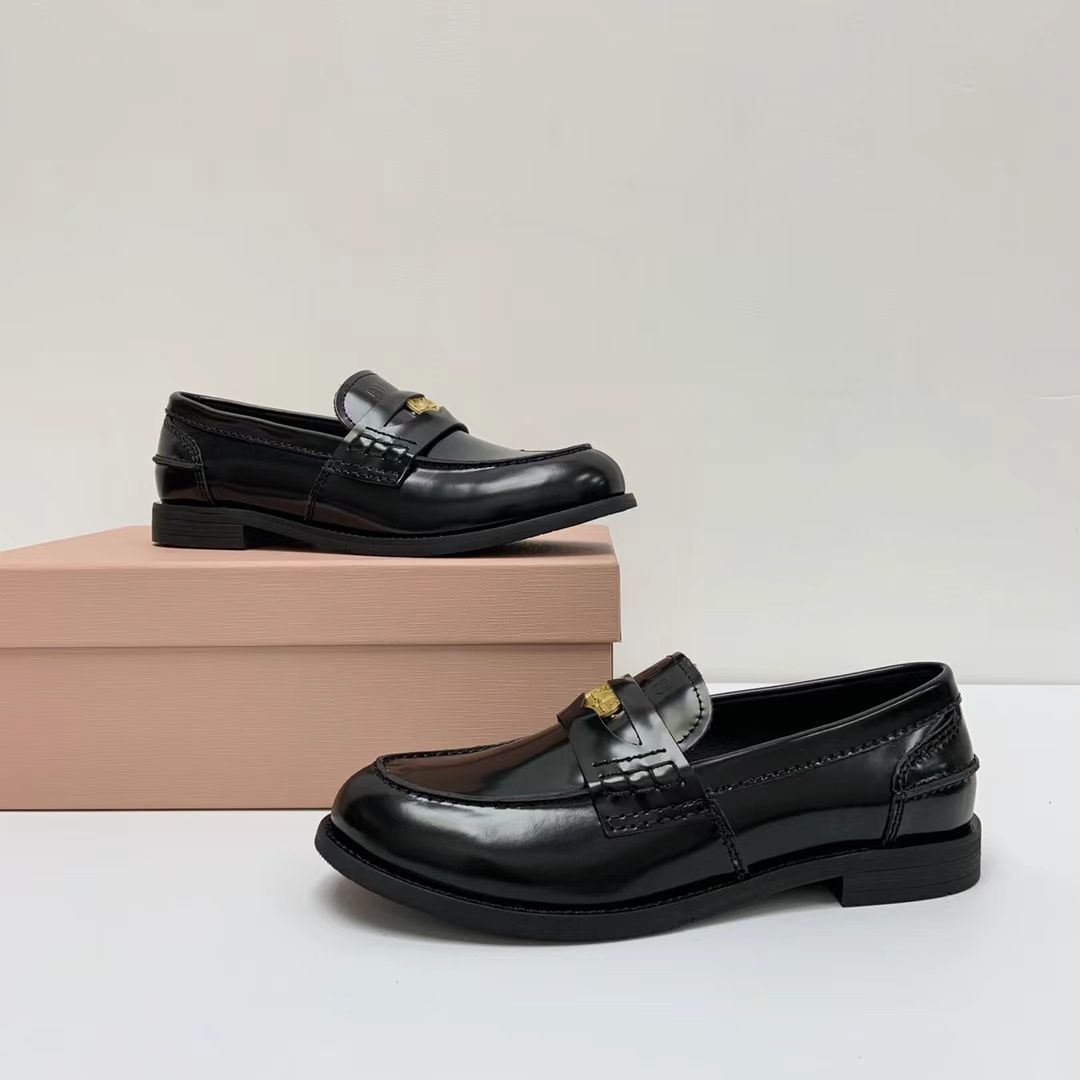 美品☆ MIUMIU ミュウミュウ 金貨 レザー ローファー ブラック - メルカリ